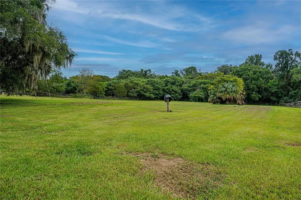 12615 NW Gainesville Road Reddick FL 32686