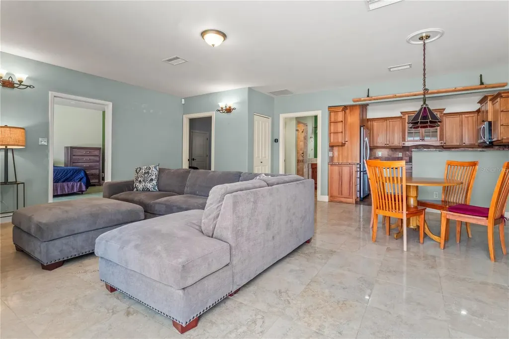6515 Dimarco Road Tampa FL 33634