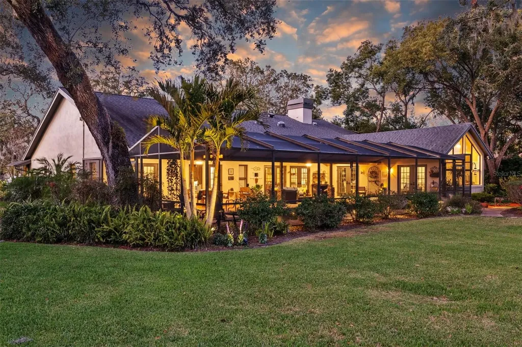 632 Royal Dornock Court Tarpon Springs FL 34688