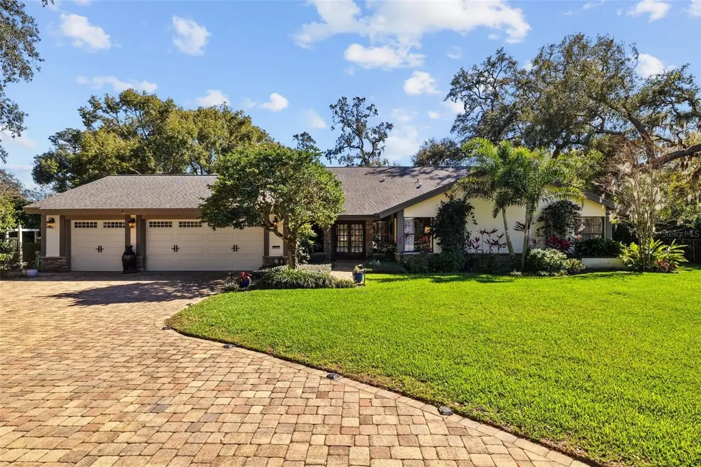632 Royal Dornock Court Tarpon Springs FL 34688