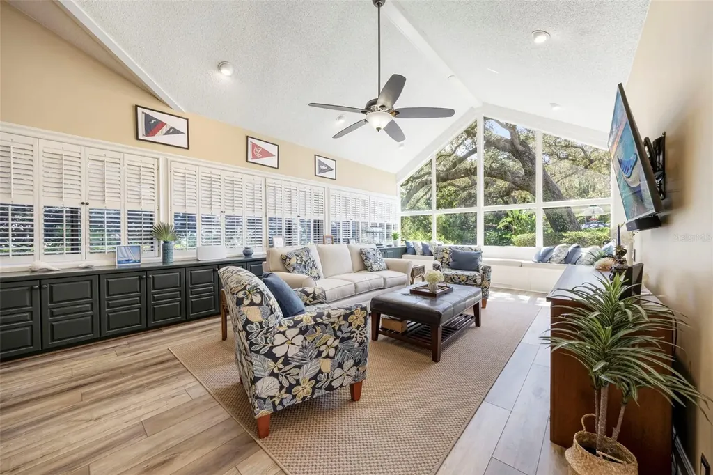 632 Royal Dornock Court Tarpon Springs FL 34688
