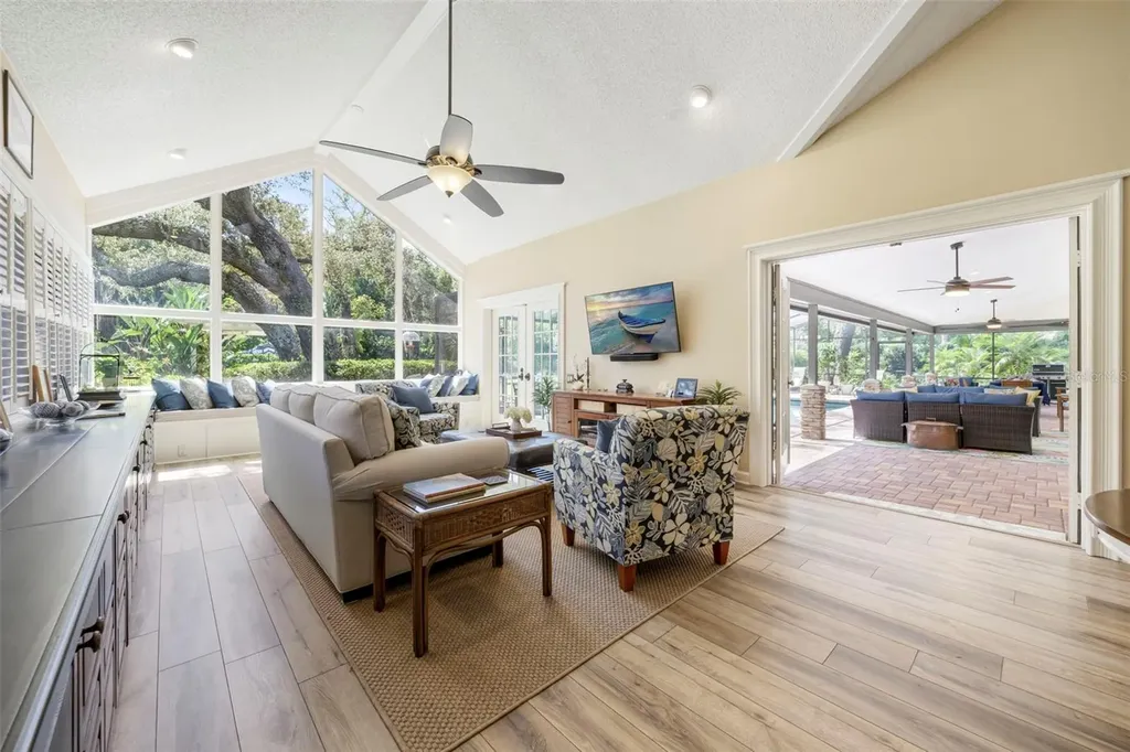632 Royal Dornock Court Tarpon Springs FL 34688