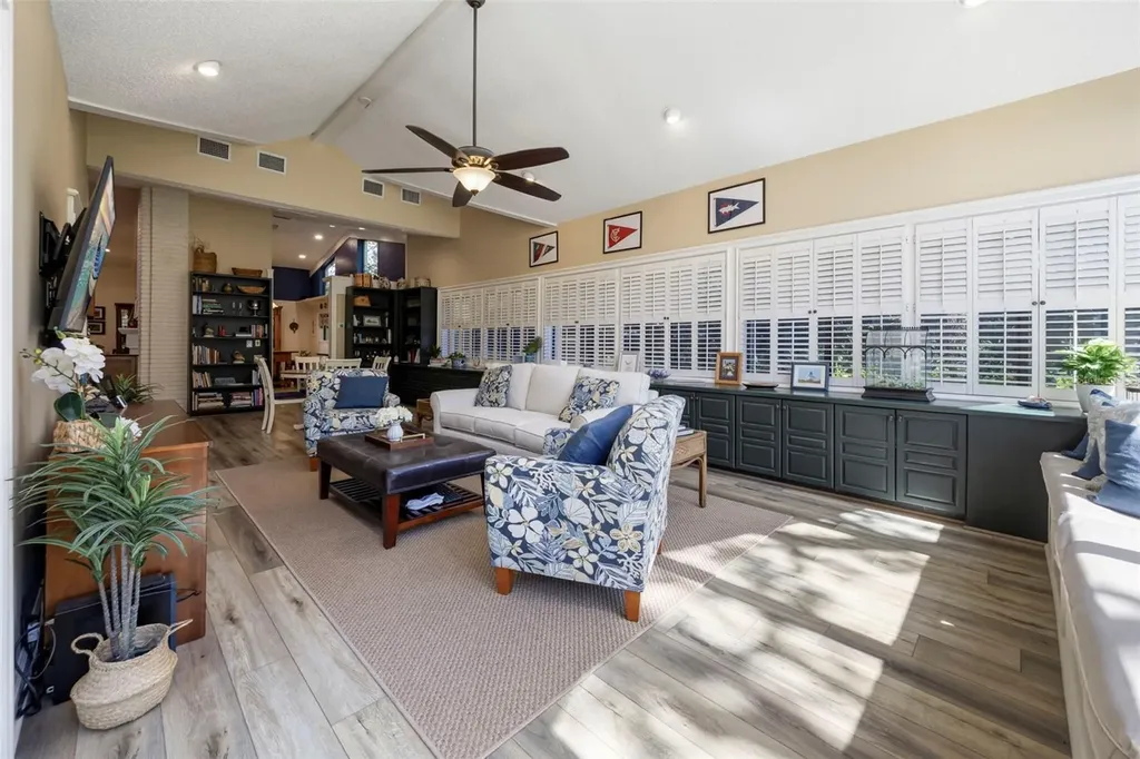 632 Royal Dornock Court Tarpon Springs FL 34688