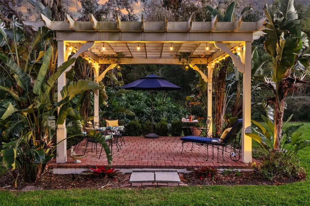 632 Royal Dornock Court Tarpon Springs FL 34688