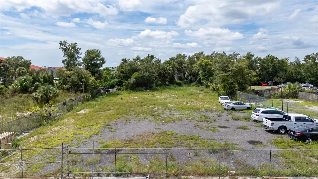 140 S Hawthorne Avenue Apopka FL 32703