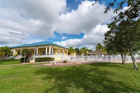 21 Amsterdam Avenue Punta Gorda FL 33950