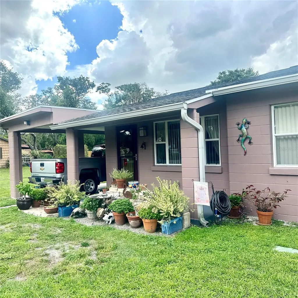8704 N Rome Avenue Tampa FL 33604