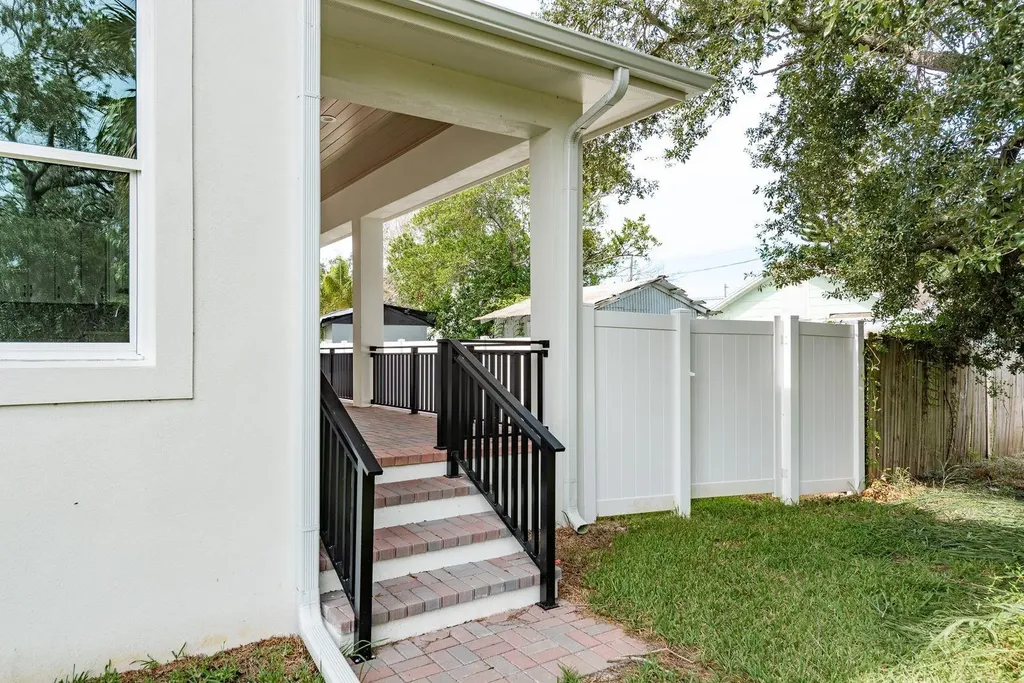 35 Acacia Street Tarpon Springs FL 34689