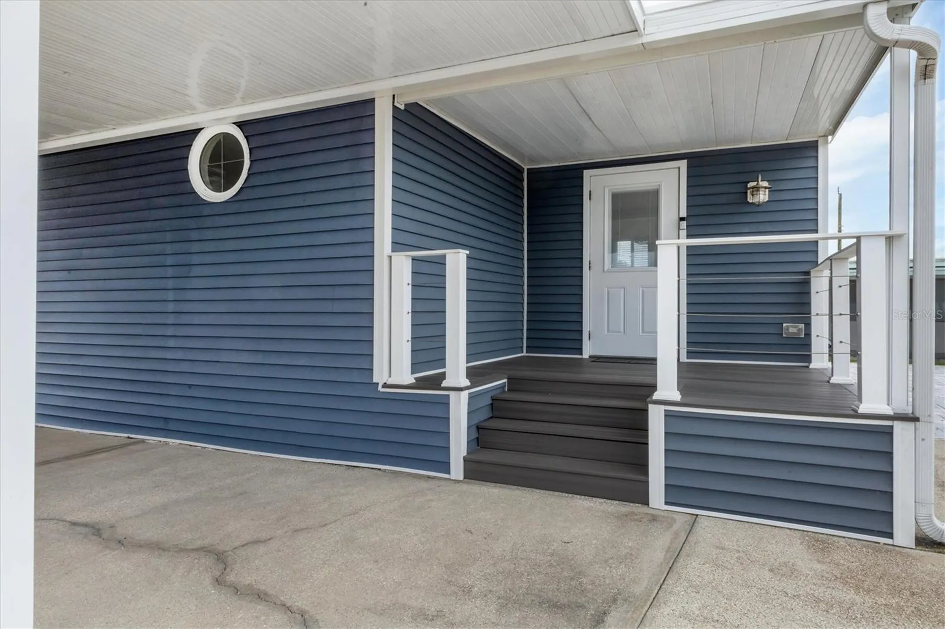 2009 Iowa Avenue Bradenton FL 34207