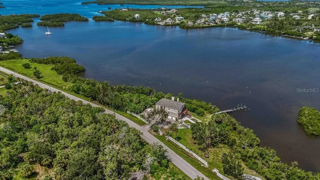 1460 Bayshore Drive Terra Ceia FL 34250
