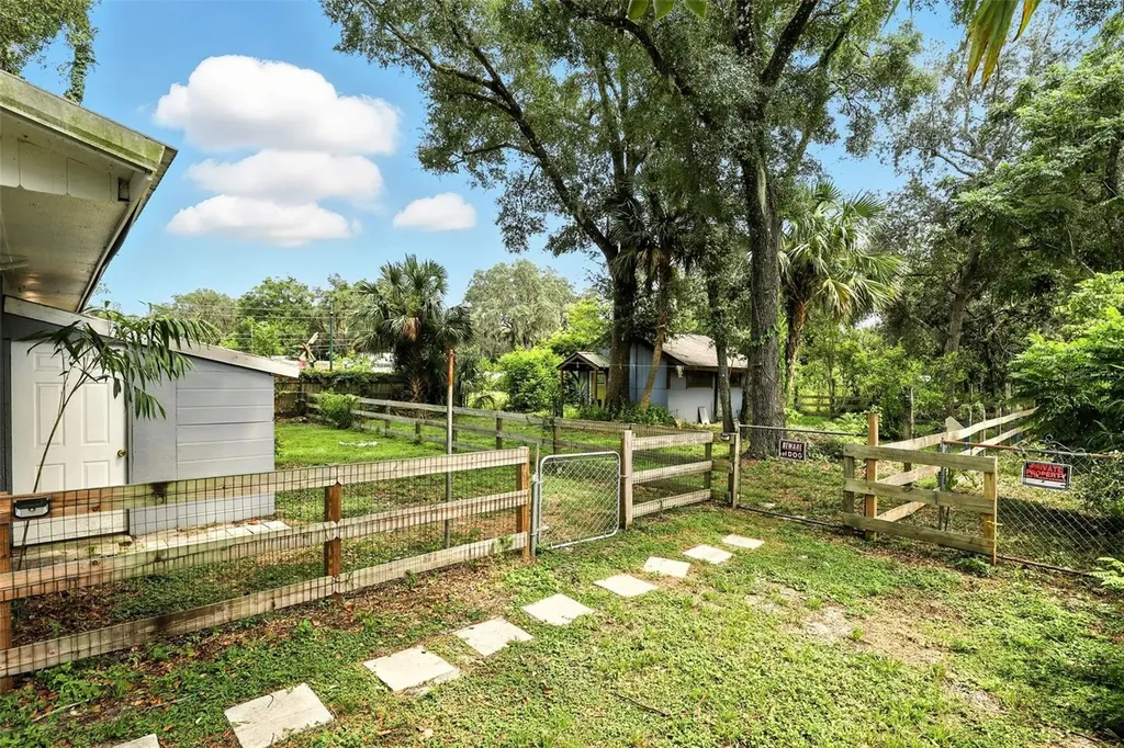 1412 E Voorhis Avenue Deland FL 32724