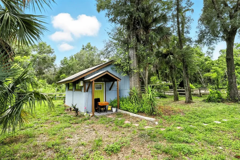 1412 E Voorhis Avenue Deland FL 32724