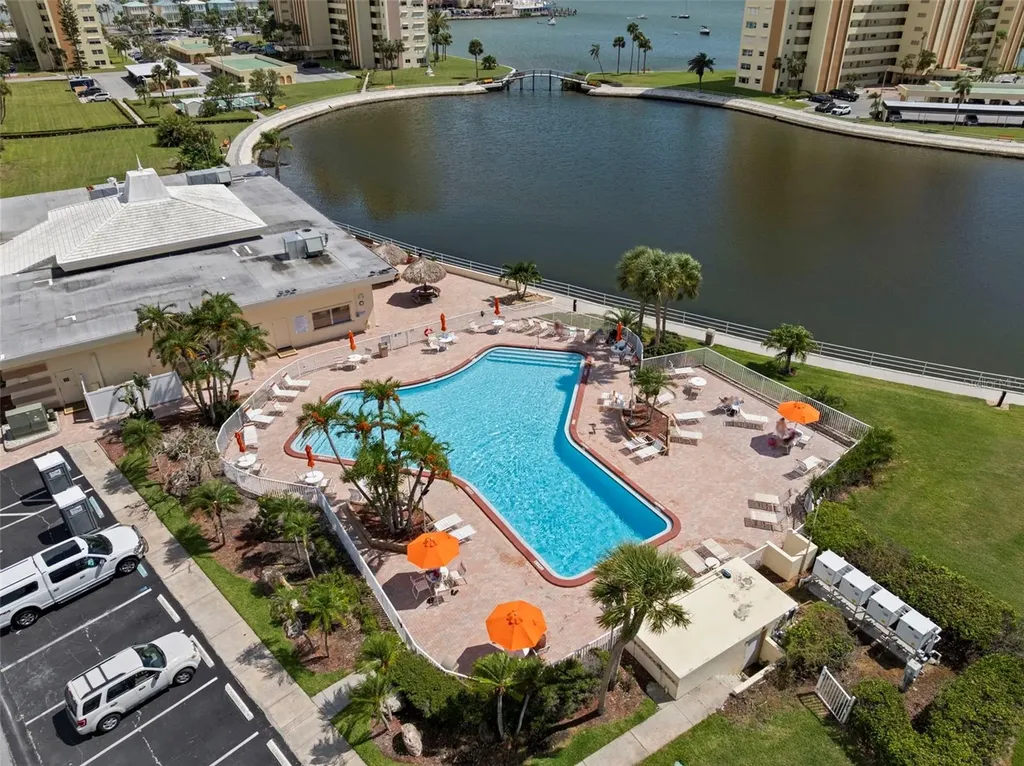 4780 Cove Circle St Petersburg FL 33708