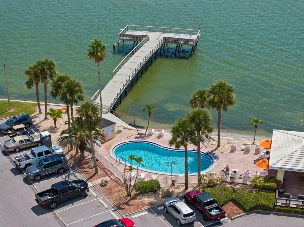 4780 Cove Circle St Petersburg FL 33708