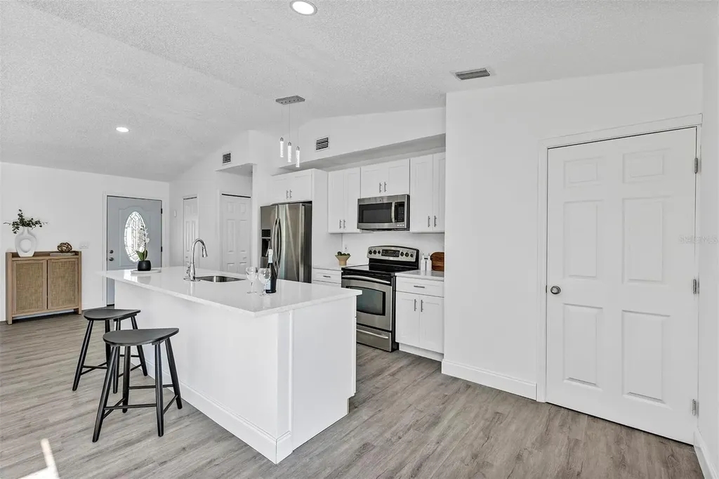 1099 Dusseldorf Avenue NW Palm Bay FL 32907