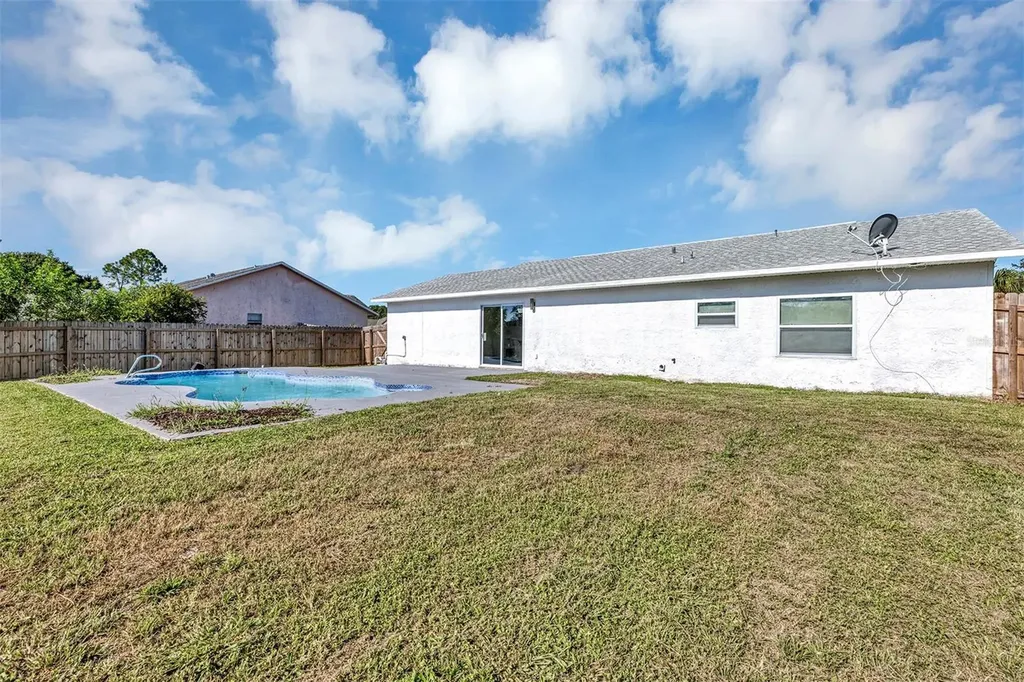 1099 Dusseldorf Avenue NW Palm Bay FL 32907