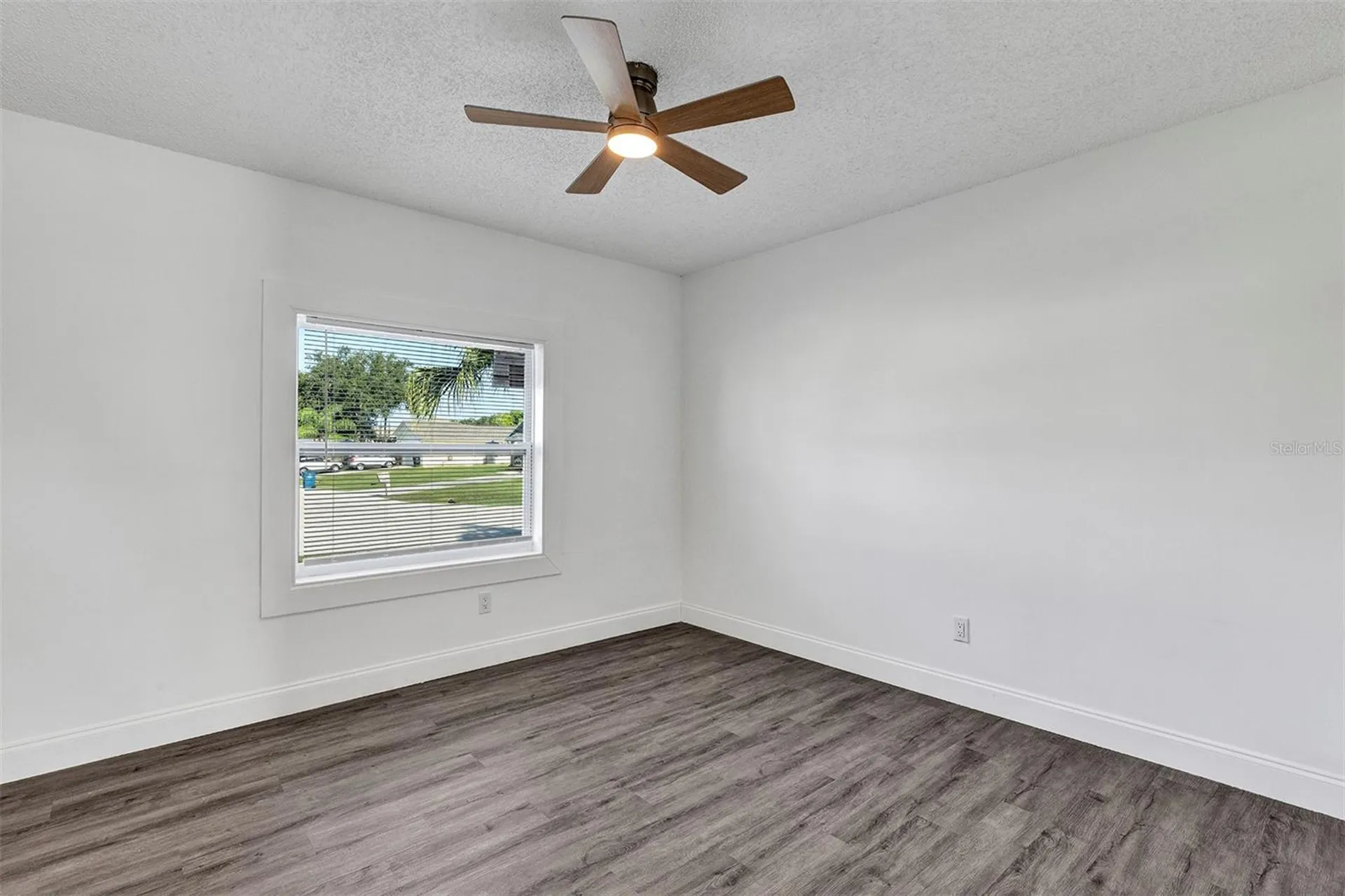 1099 Dusseldorf Avenue NW Palm Bay FL 32907
