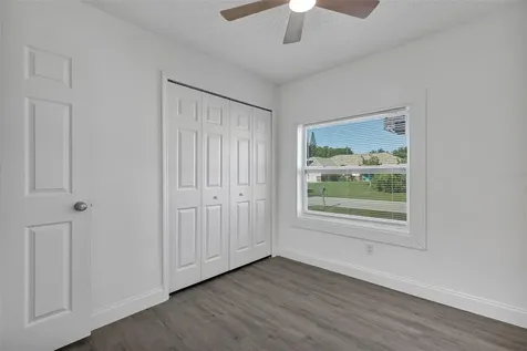 1099 Dusseldorf Avenue NW Palm Bay FL 32907