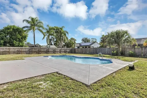 1099 Dusseldorf Avenue NW Palm Bay FL 32907