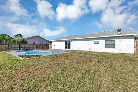1099 Dusseldorf Avenue NW Palm Bay FL 32907
