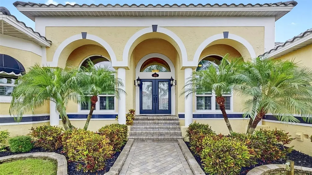 914 Capriccio Lane Apollo Beach FL 33572