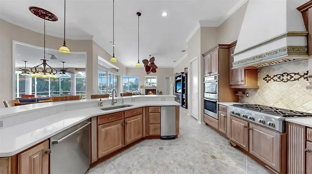 914 Capriccio Lane Apollo Beach FL 33572