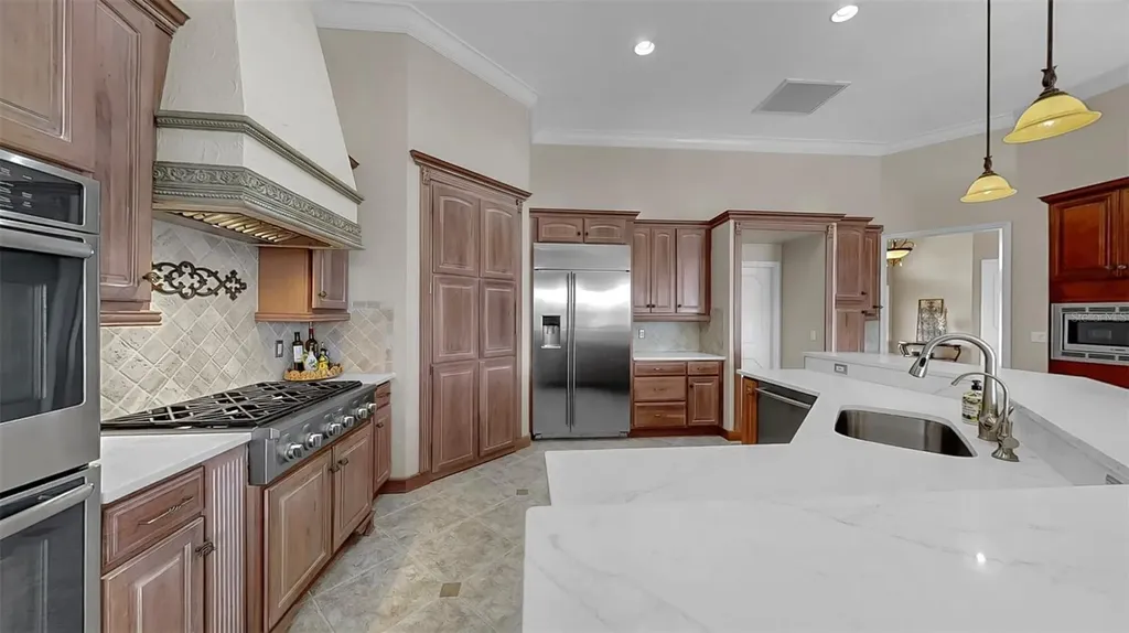 914 Capriccio Lane Apollo Beach FL 33572