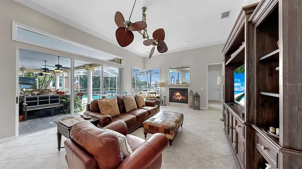 914 Capriccio Lane Apollo Beach FL 33572