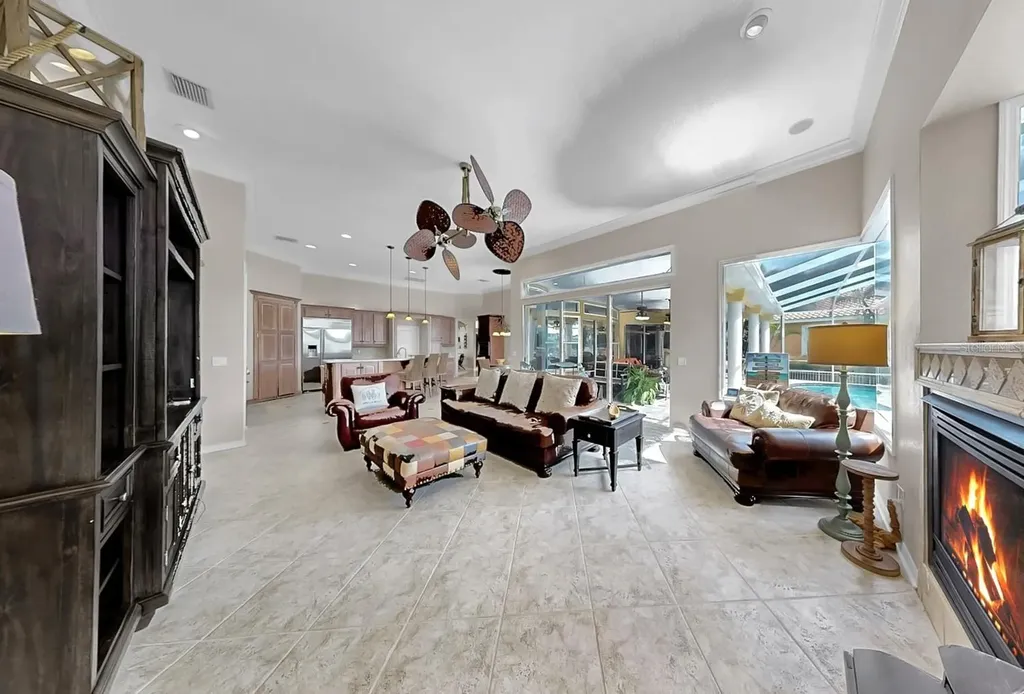 914 Capriccio Lane Apollo Beach FL 33572