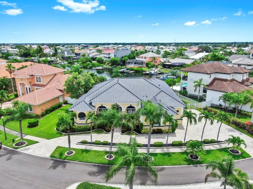 914 Capriccio Lane Apollo Beach FL 33572