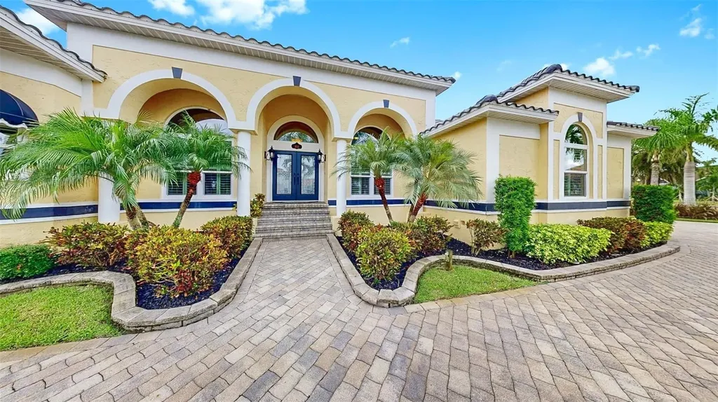 914 Capriccio Lane Apollo Beach FL 33572