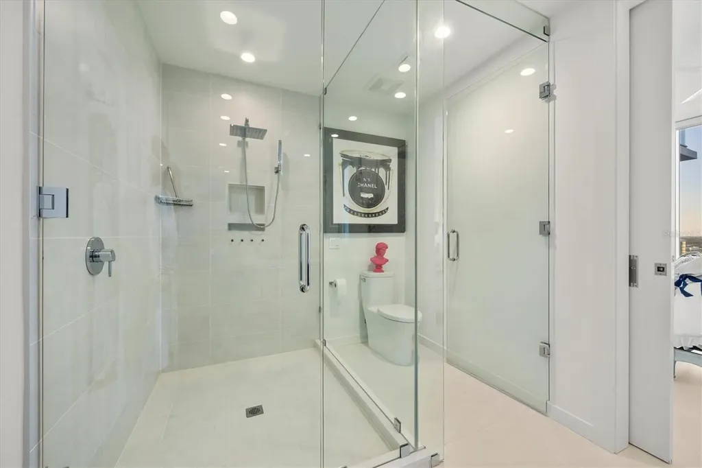 301 Quay Commons Sarasota FL 34236
