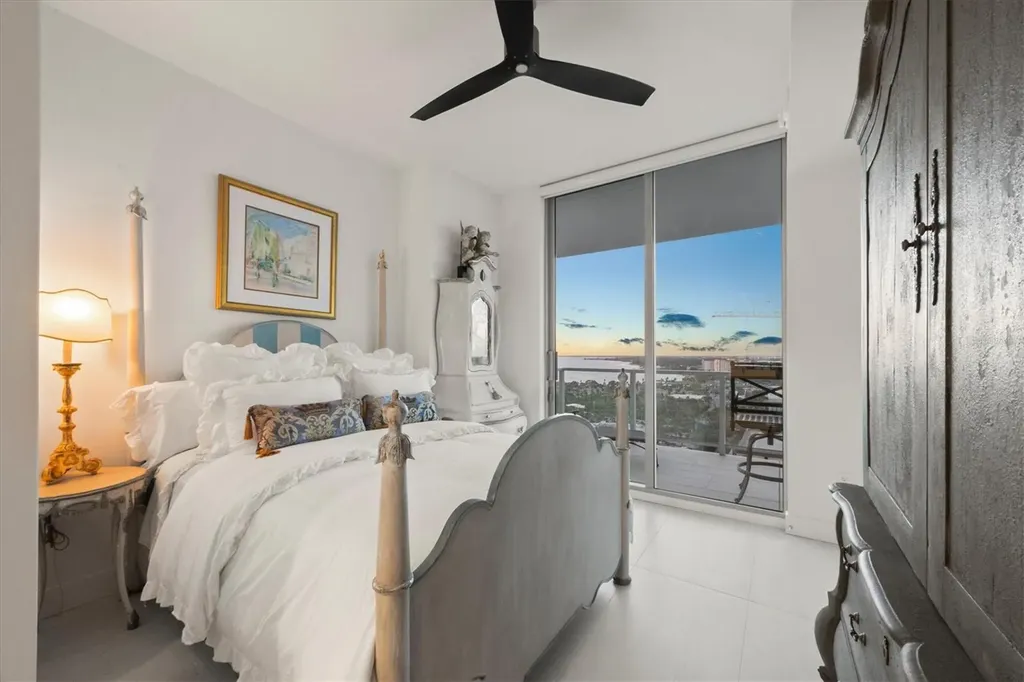 301 Quay Commons Sarasota FL 34236