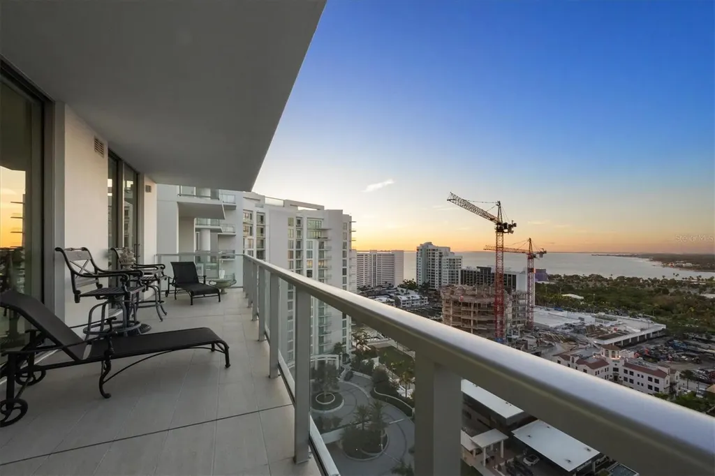 301 Quay Commons Sarasota FL 34236