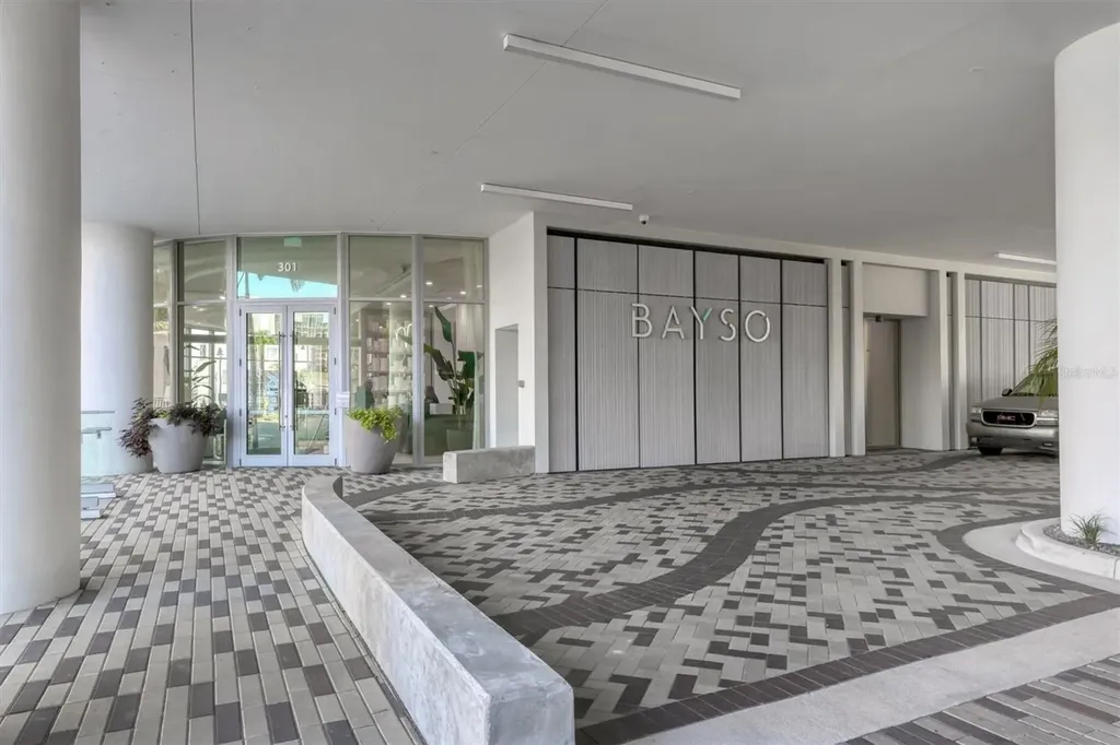301 Quay Commons Sarasota FL 34236