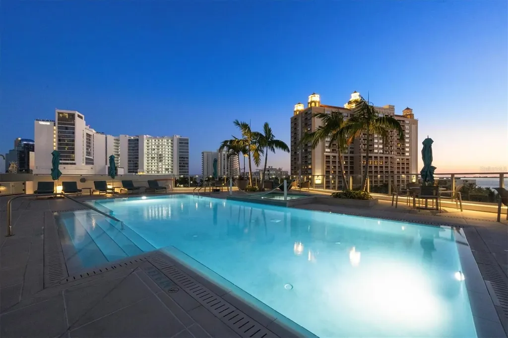 301 Quay Commons Sarasota FL 34236