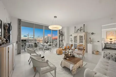 301 Quay Commons Sarasota FL 34236