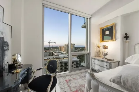 301 Quay Commons Sarasota FL 34236