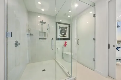 301 Quay Commons Sarasota FL 34236
