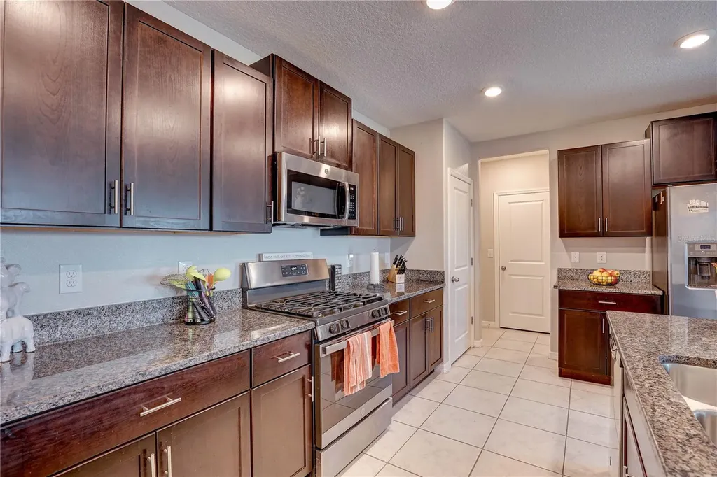 9805 Alysheba Court Sun City Center FL 33573