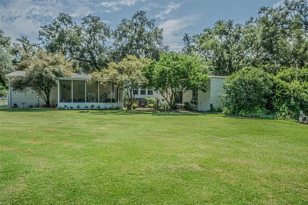 3349 Oakwood Drive Wesley Chapel FL 33543