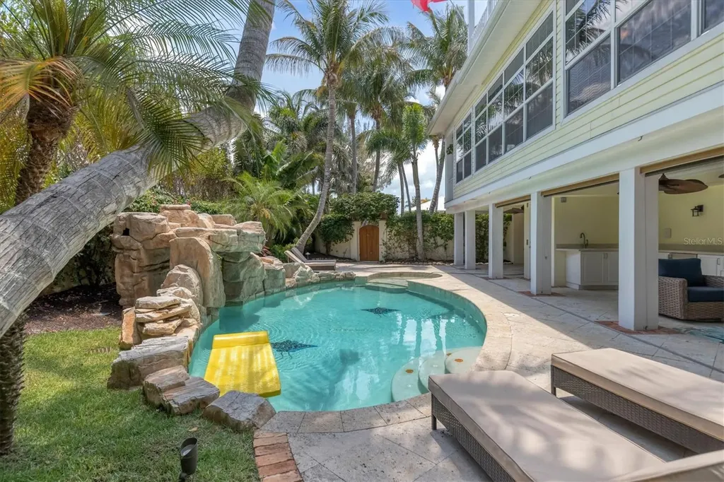 2425 24th Street W Boca Grande FL 33921