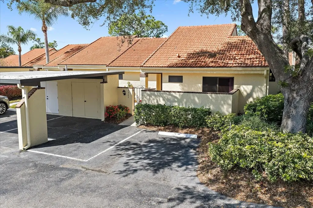 5343 Huntingwood Court Sarasota FL 34235