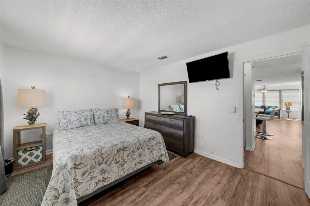 5623 80th Street N St Petersburg FL 33709