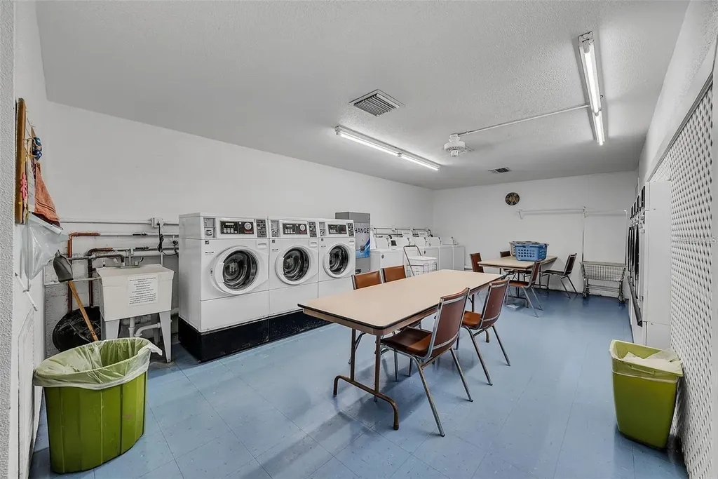 5623 80th Street N St Petersburg FL 33709