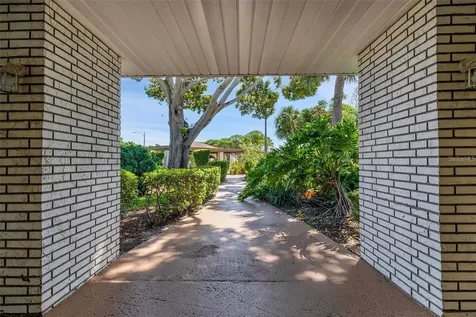 5623 80th Street N St Petersburg FL 33709