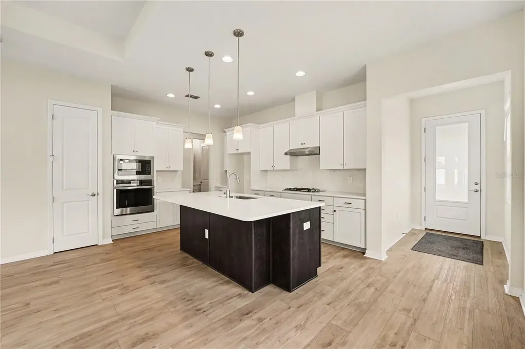 1991 Key Bay Trail Kissimmee FL 34747