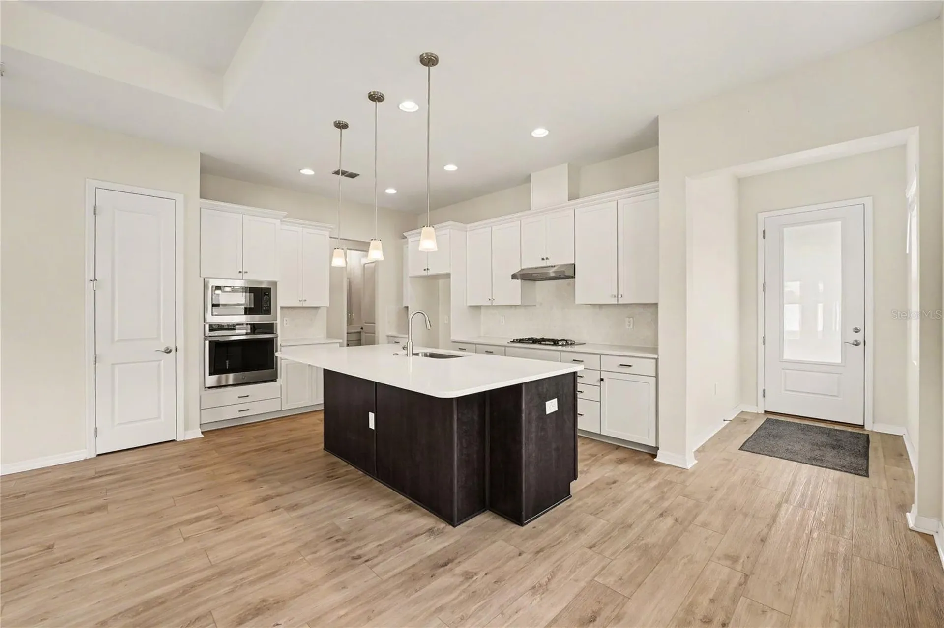 1991 Key Bay Trail Kissimmee FL 34747