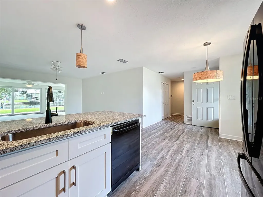 11293 W Bayshore Drive Crystal River FL 34429