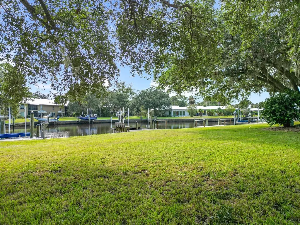11293 W Bayshore Drive Crystal River FL 34429